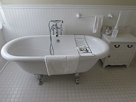 clawfoot-tub.jpg: 1280x960, 135k (August 07, 2015, at 11:38 AM)